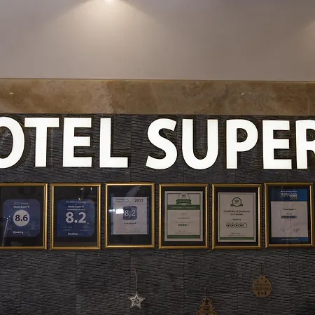 Super 8